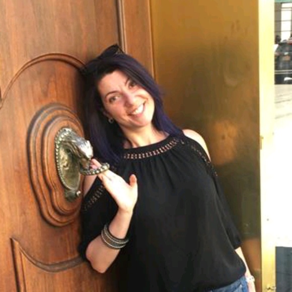 Meet your Posher, Linda - Picture 1 of 1